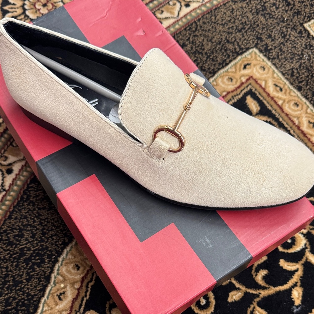 Amalfi Beige Loafers with Metallic Accent